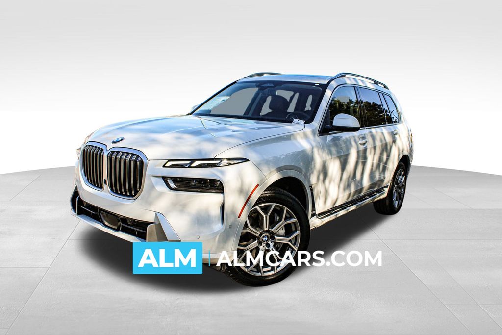 2025 BMW X7 40i's photo