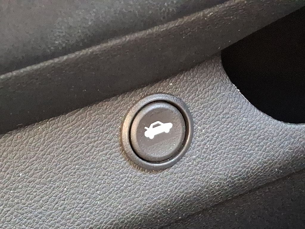 Thumbnail: 2013 Chevrolet Camaro - 26