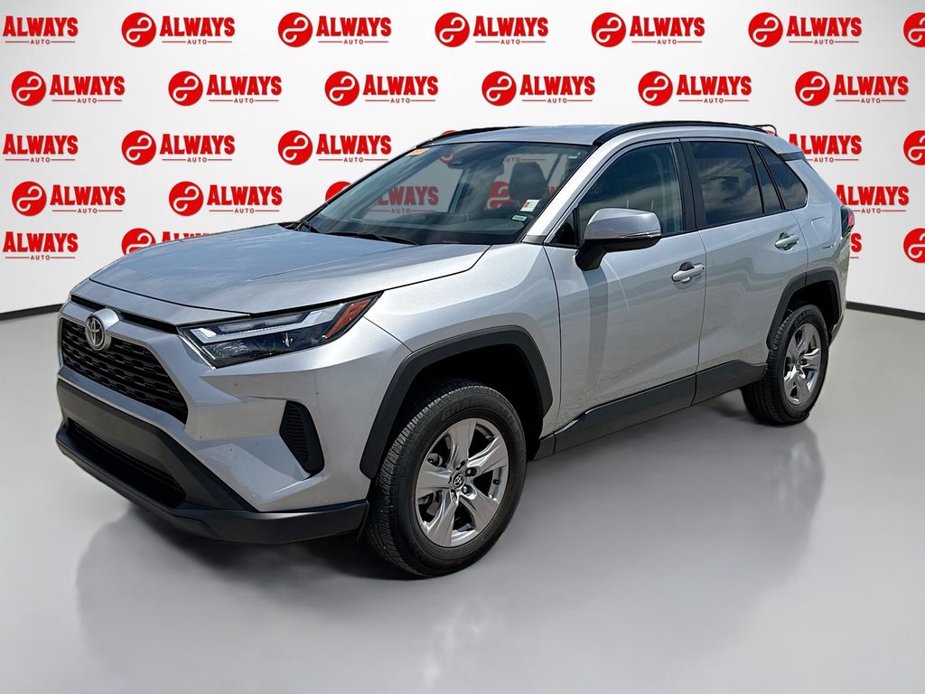 2025 Toyota RAV4 XLE AWD's photo