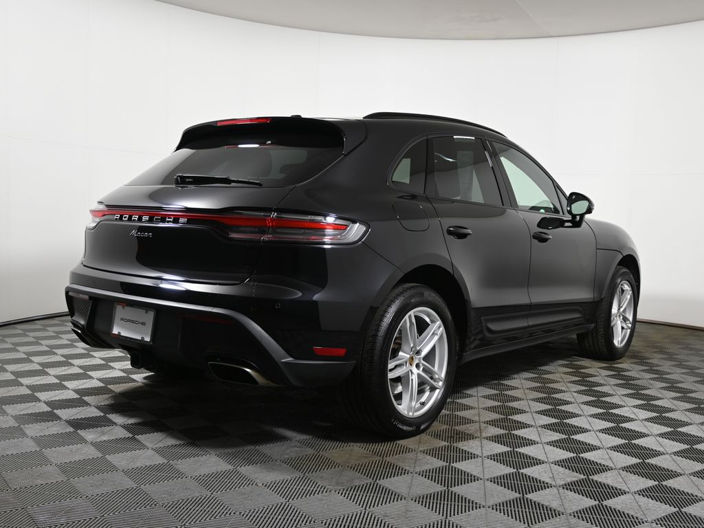 Thumbnail: 2025 Porsche Macan - 7