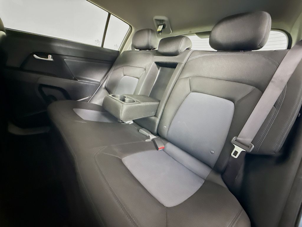 Thumbnail: 2016 Kia Sportage - 22