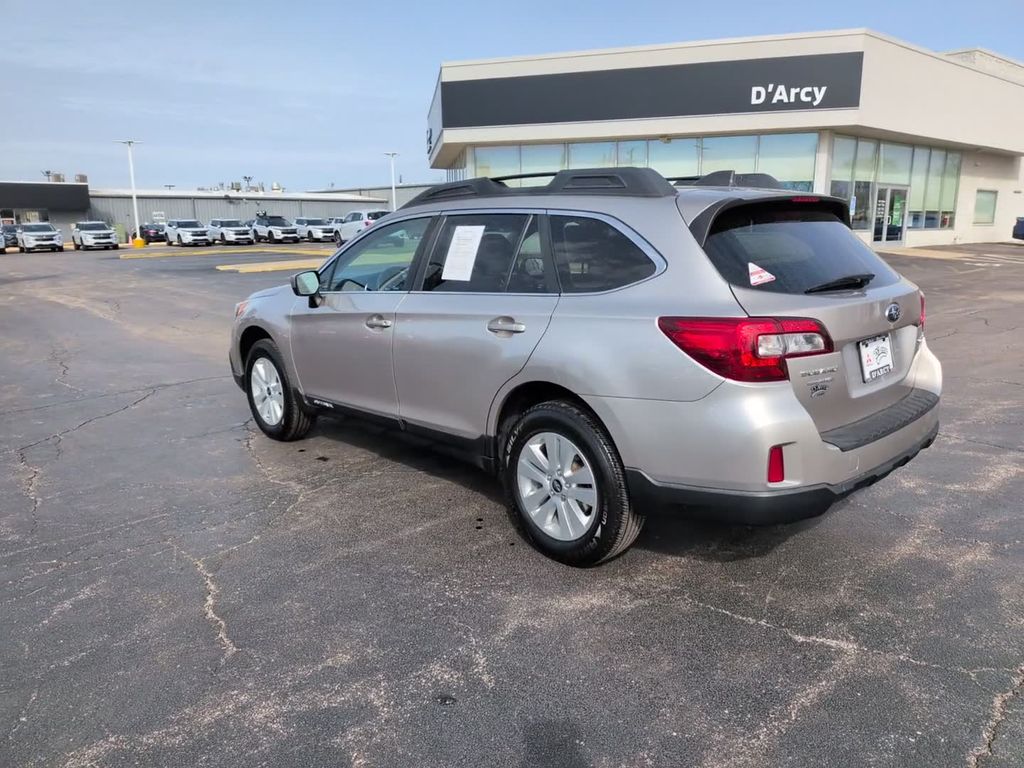 Used 2017 Gray Subaru 2.5i Premium image 11