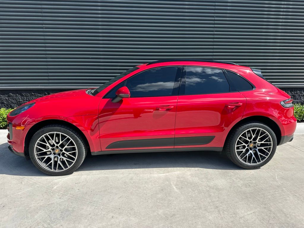 Thumbnail: 2020 Porsche Macan - 2