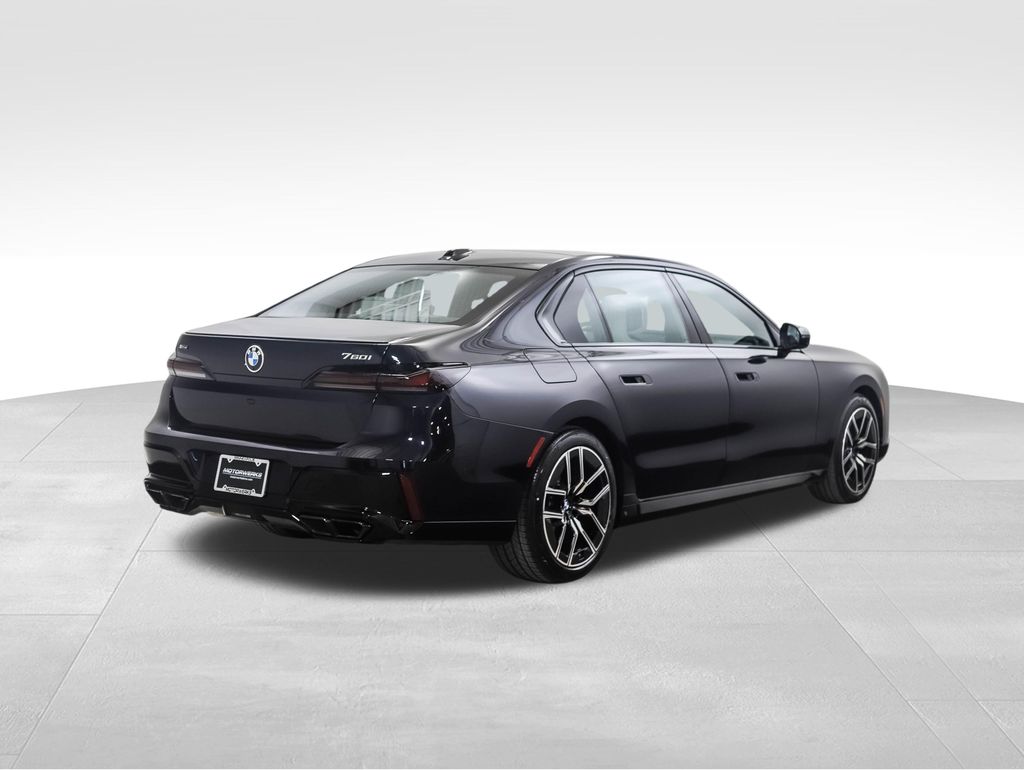 Thumbnail: 2026 BMW 7 Series - 5