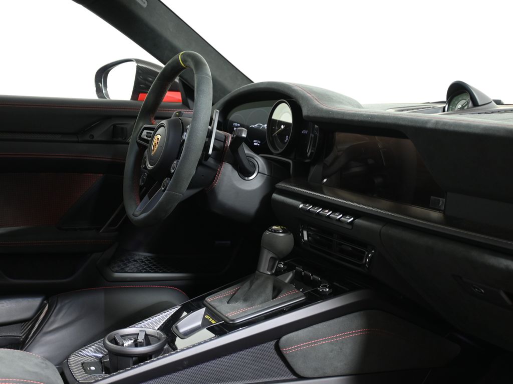 Thumbnail: 2025 Porsche 911 - 31