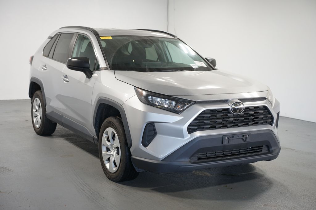 Thumbnail: 2019 Toyota RAV4 - 3