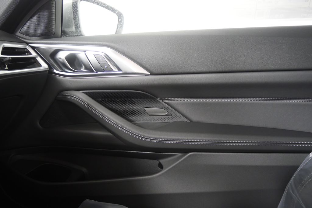 Thumbnail: 2026 BMW 4 Series - 18