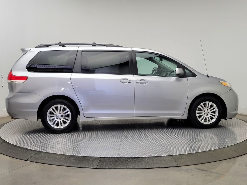 Thumbnail: 2012 Toyota Sienna - 6