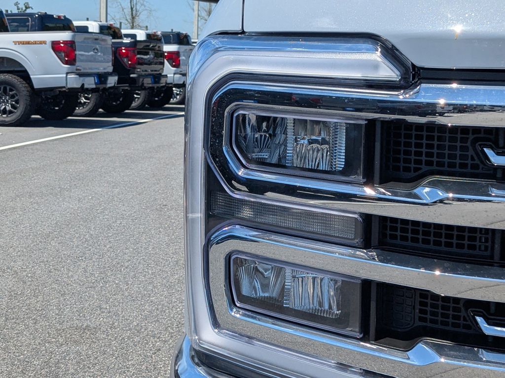 2026 Ford Super Duty F-350 SRW LARIAT