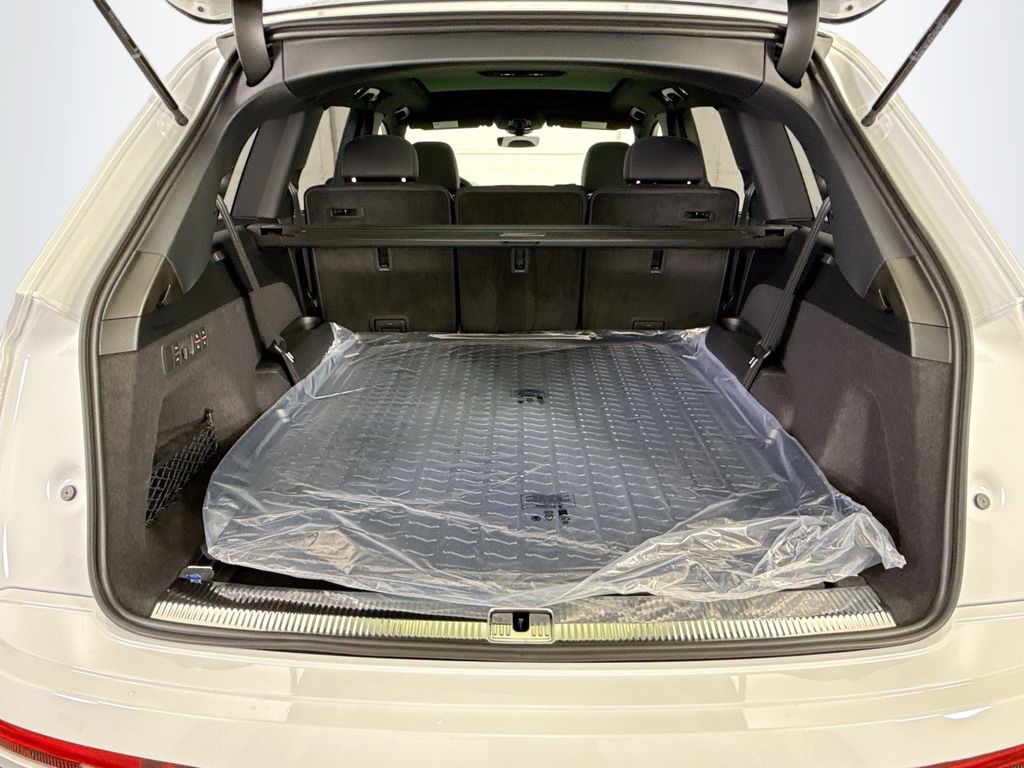 Thumbnail: 2026 Audi Q7 - 27