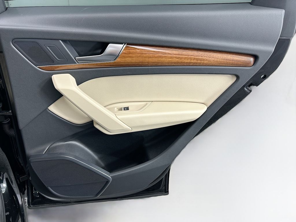 Thumbnail: 2023 Audi Q5 - 25