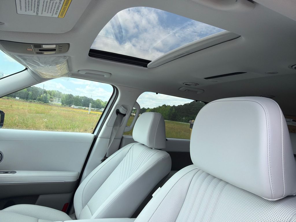 New 2026 White Hyundai Blue SEL Premium image 34