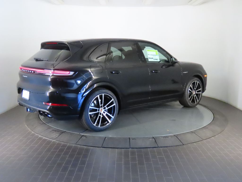 Thumbnail: 2026 Porsche Cayenne - 7