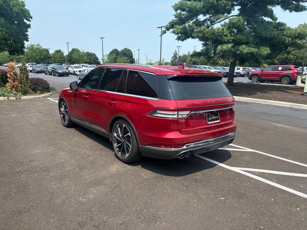 Used 2020 Red Lincoln Reserve image 11