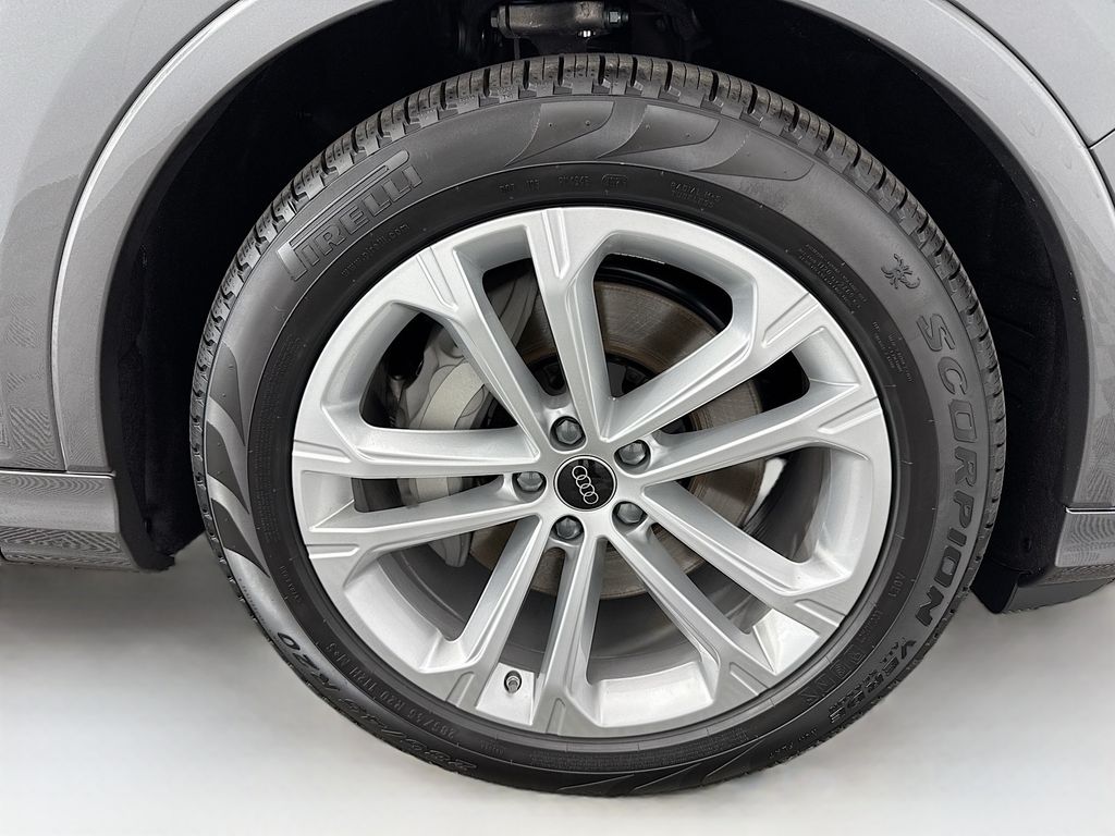 Thumbnail: 2026 Audi Q7 - 32