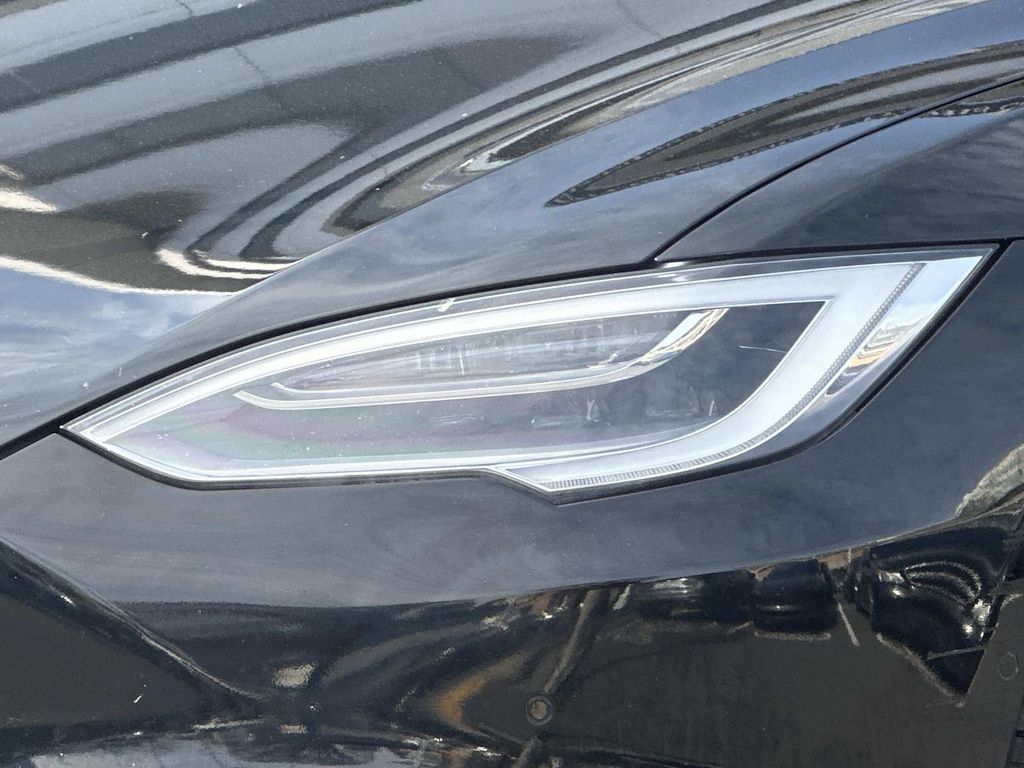 Thumbnail: 2020 Tesla Model S - 3