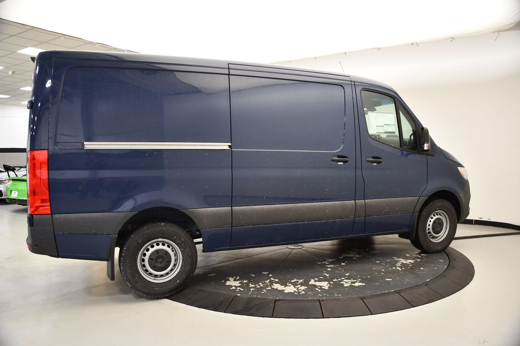 2025 Mercedes-Benz Sprinter 2500 8