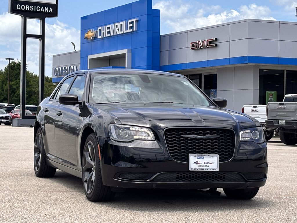 Used Car 2023 Chrysler 300  Touring For Sale Under $30,000 In Corsicana, Texas
