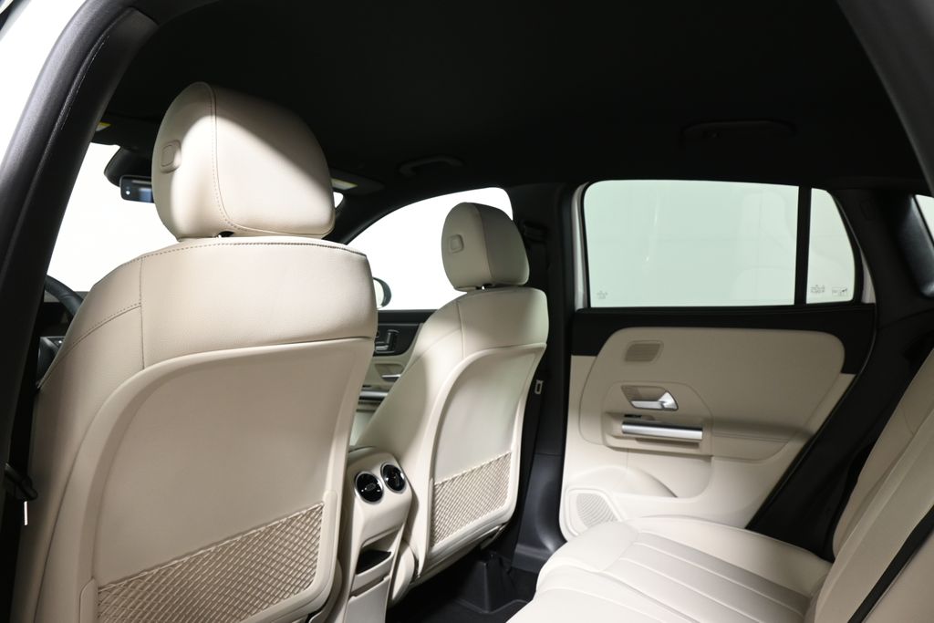 2025 Mercedes-Benz GLA 250 4MATIC 24