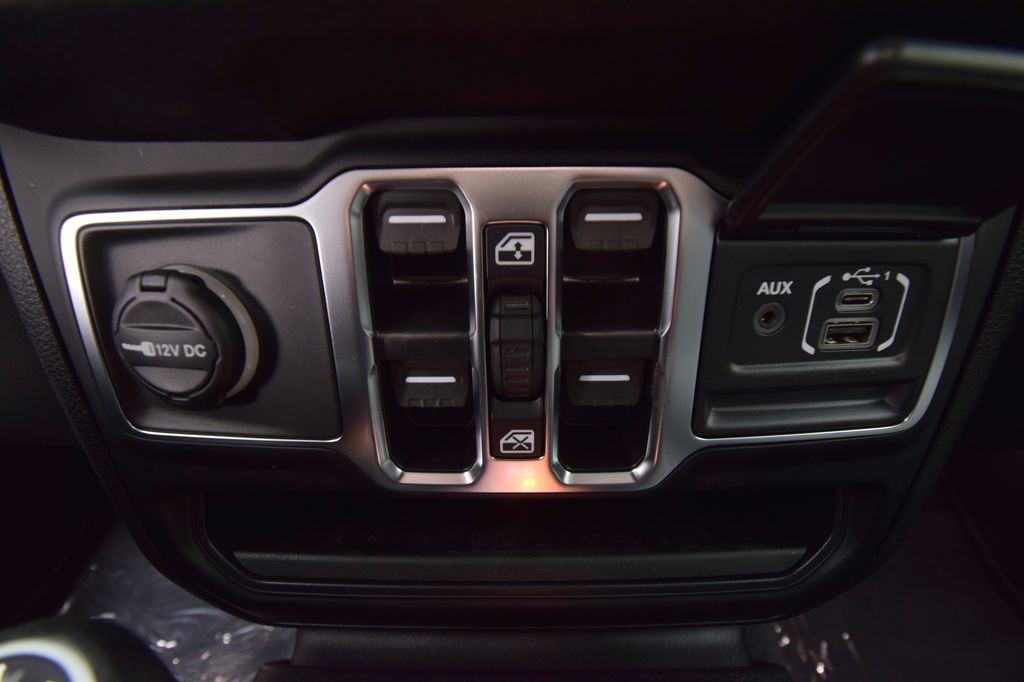 new 2026 Jeep Gladiator car, priced at $40,261