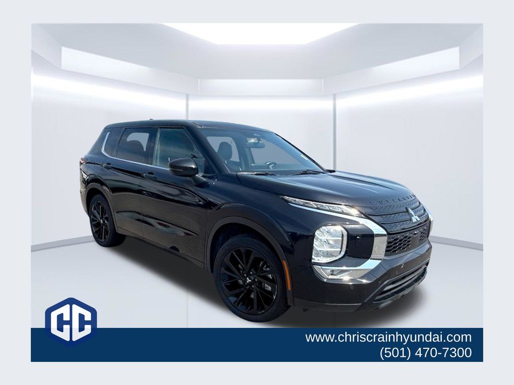 Black 2022 Mitsubishi Outlander SUV / Crossover All-Wheel Drive Continuously Variable Transmission