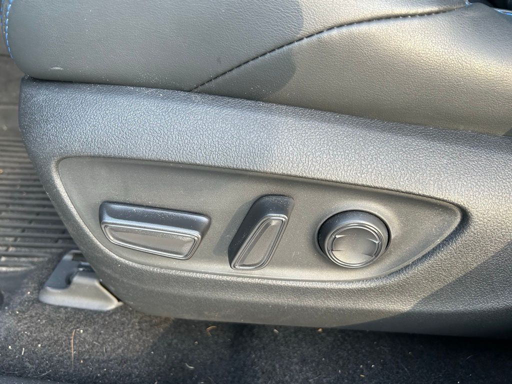 2023 Toyota RAV4 XSE 23
