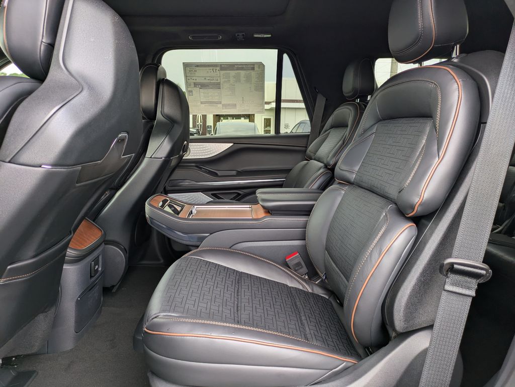 2027 Lincoln Navigator Black Label