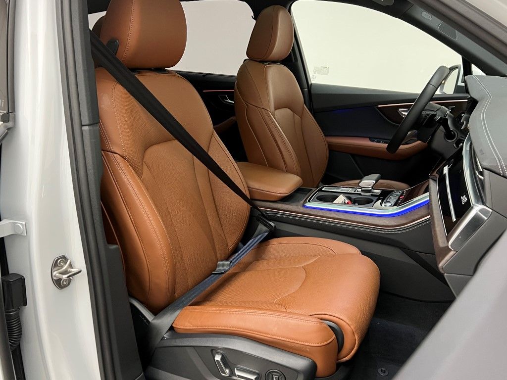 Thumbnail: 2025 Audi Q7 - 15