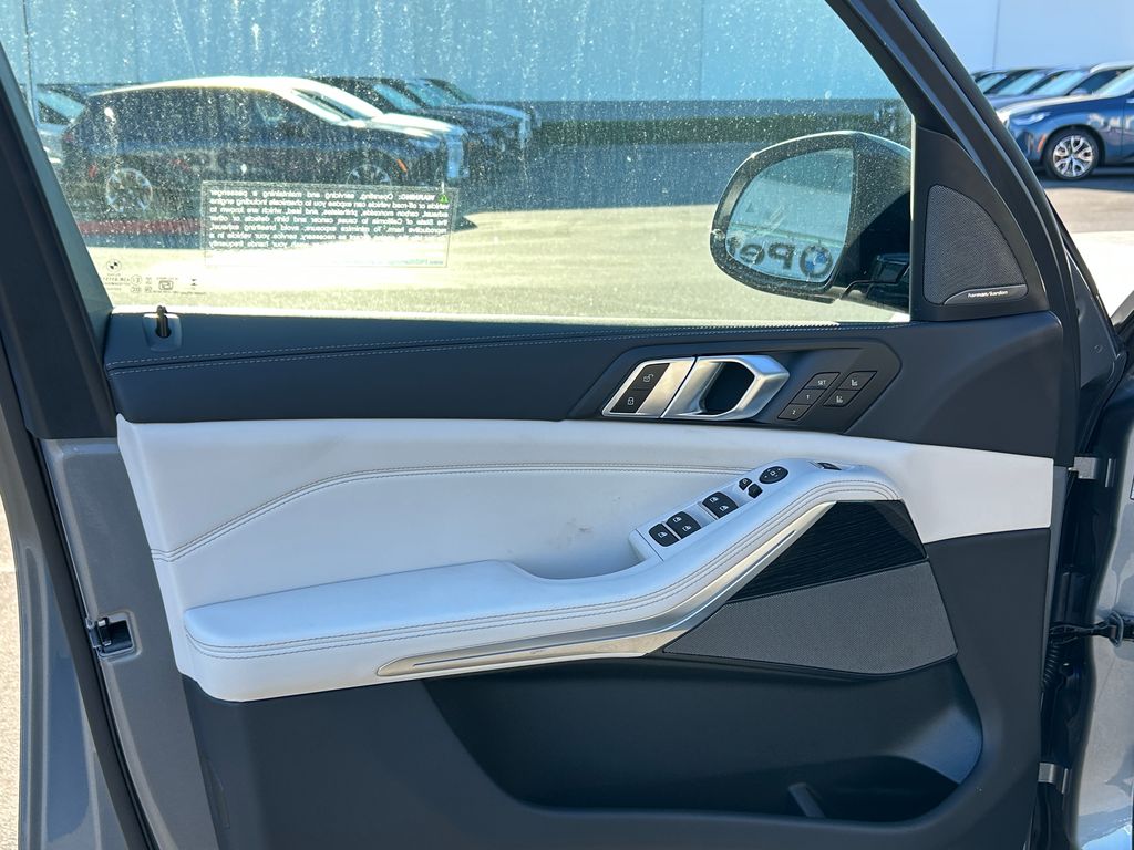 Thumbnail: 2026 BMW X5 - 11