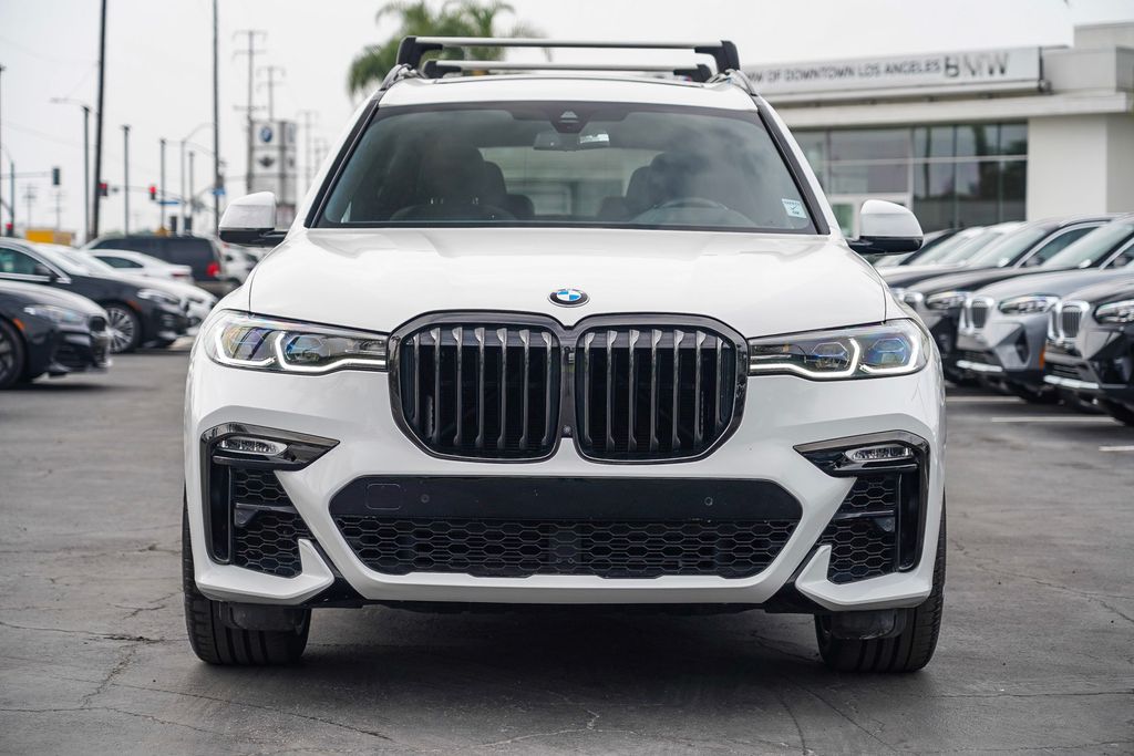 2021 BMW X7 M50i 4