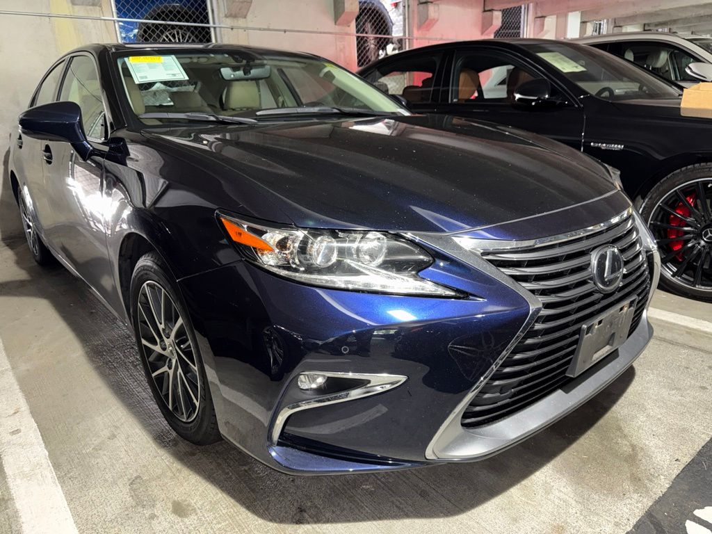 Thumbnail: 2016 Lexus ES - 2