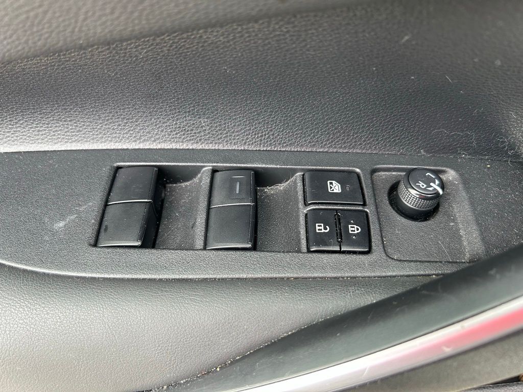 Thumbnail: 2022 Toyota Corolla - 16