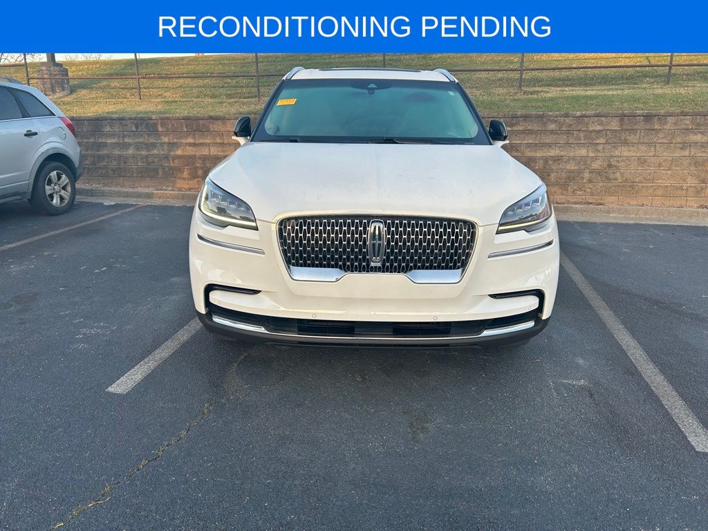 Pristine White Metallic Tri-Coat 2024 Lincoln Aviator Premiere RWD SUV / Crossover Rear-Wheel Drive Automatic