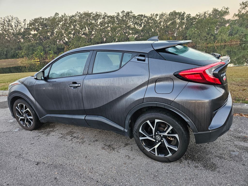 2020 Toyota C-HR LE 3