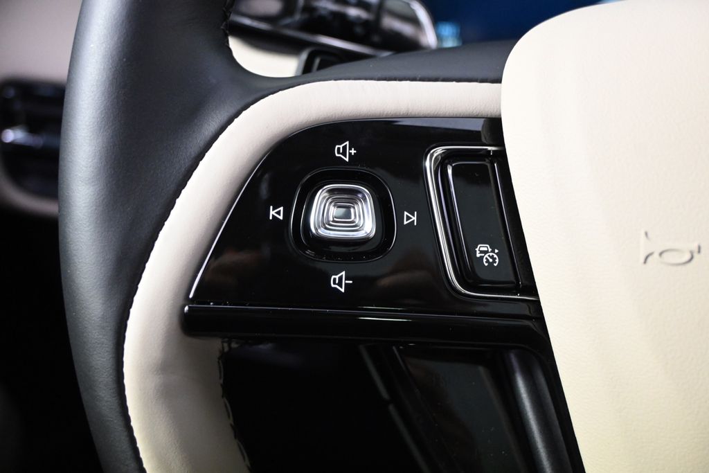 New 2026 White Lincoln Reserve image 34