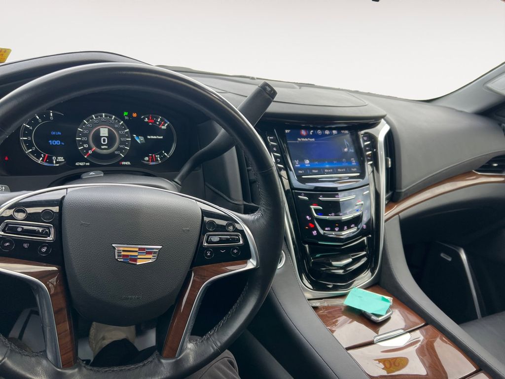 2020 Cadillac Escalade Luxury 10