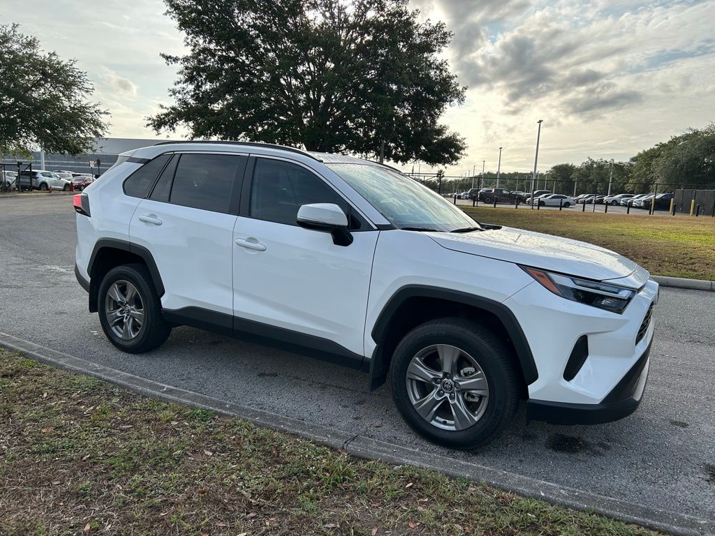 2024 Toyota RAV4 XLE 7