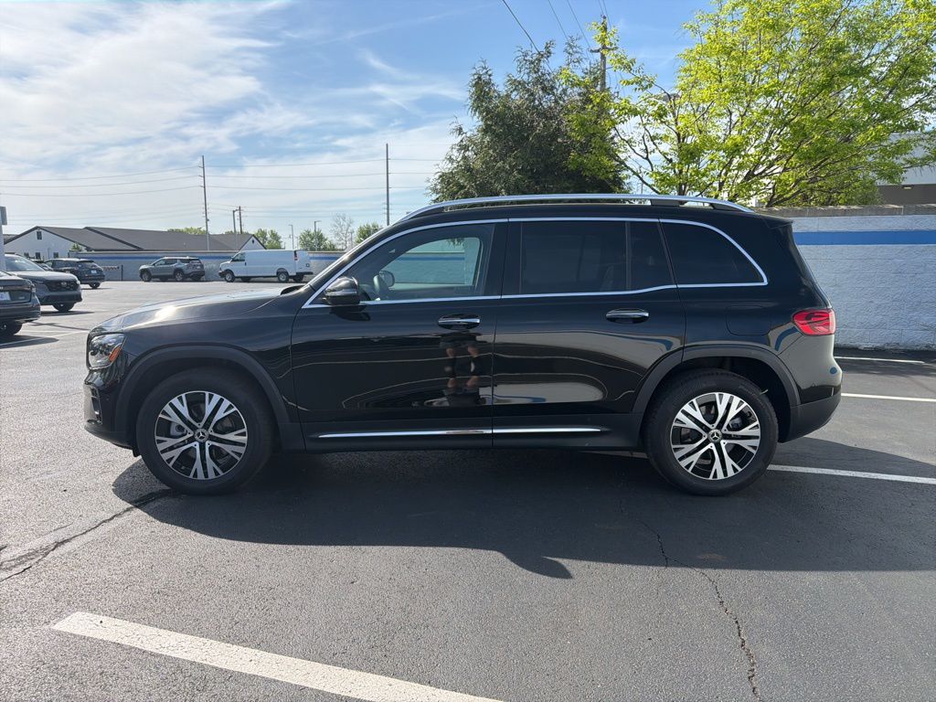 Thumbnail: 2025 Mercedes-Benz GLB - 2