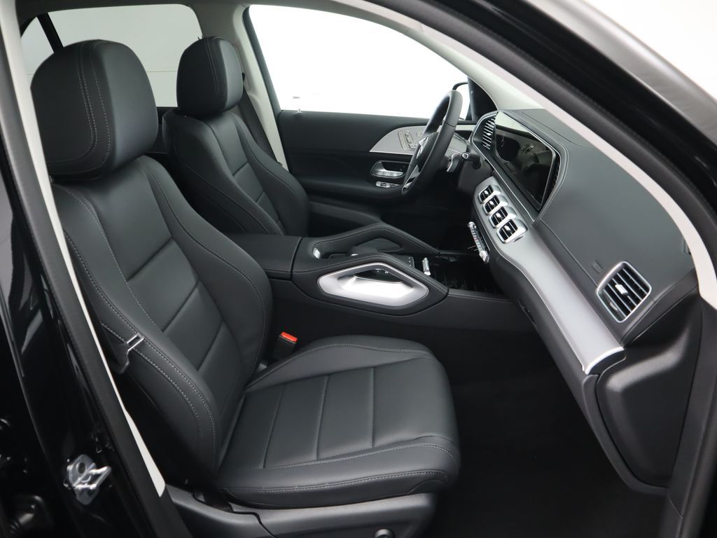 Thumbnail: 2026 Mercedes-Benz GLE - 22