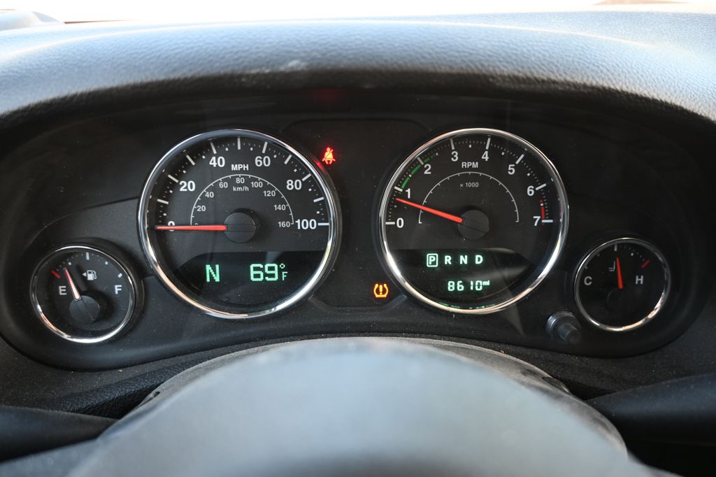 Thumbnail: 2015 Jeep Wrangler - 13