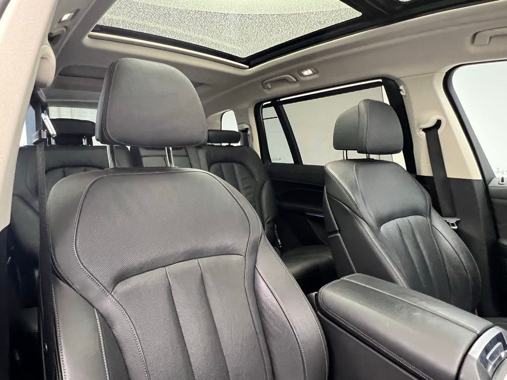 Thumbnail: 2022 BMW X7 - 7