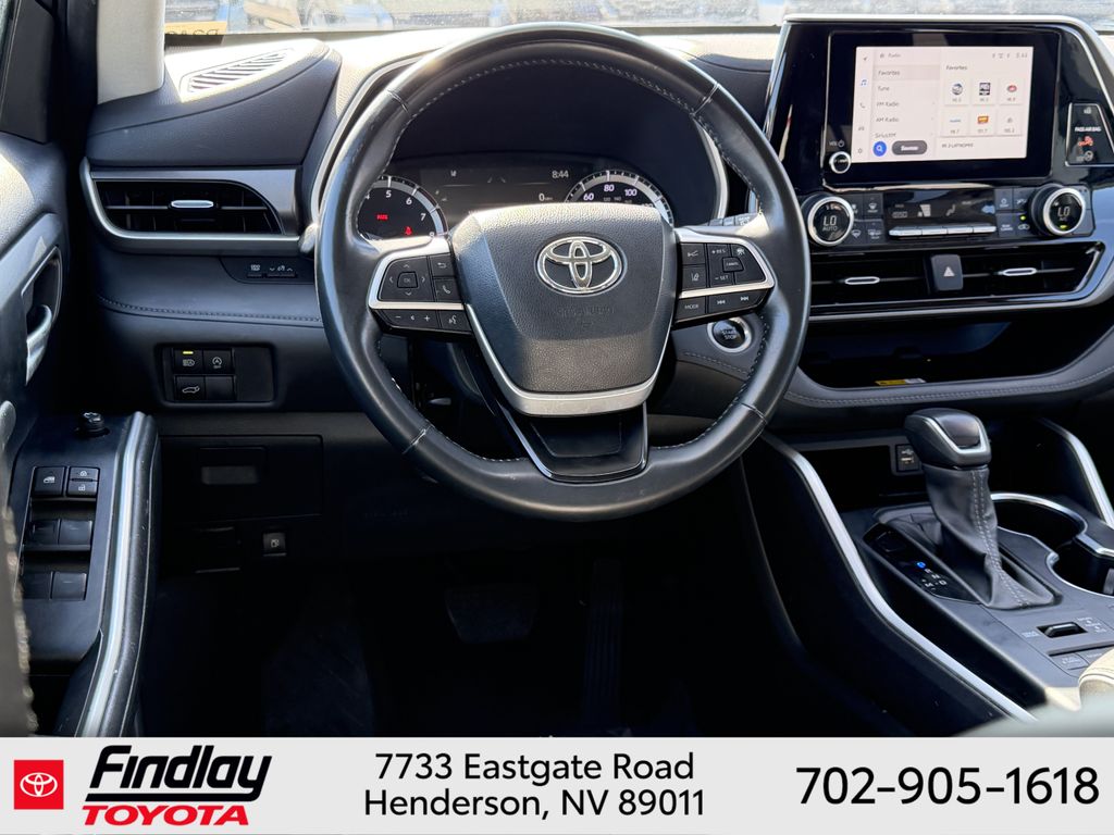 Used 2024 Toyota Highlander SUV