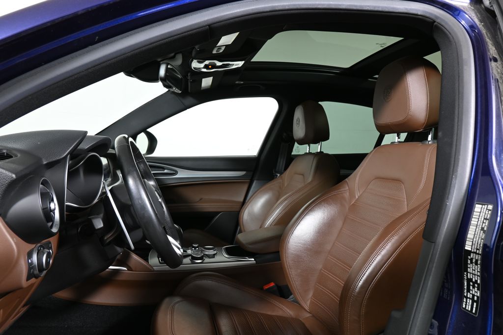 Thumbnail: 2020 Alfa Romeo Stelvio - 5