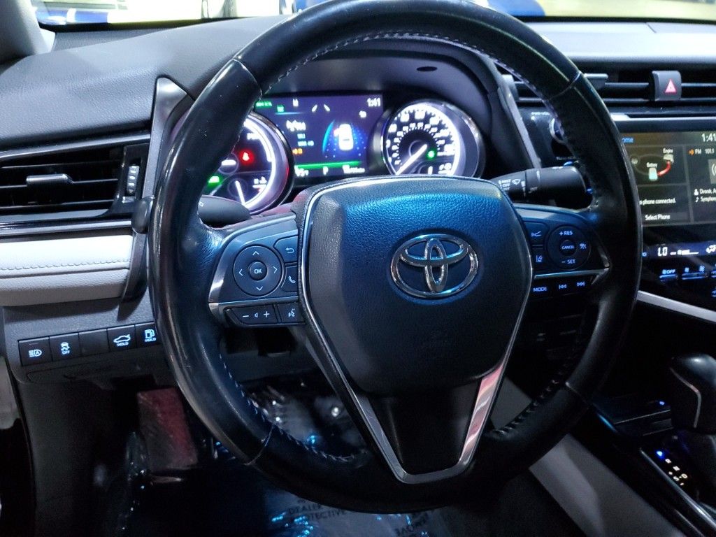 2019 Toyota Camry Hybrid XLE 28