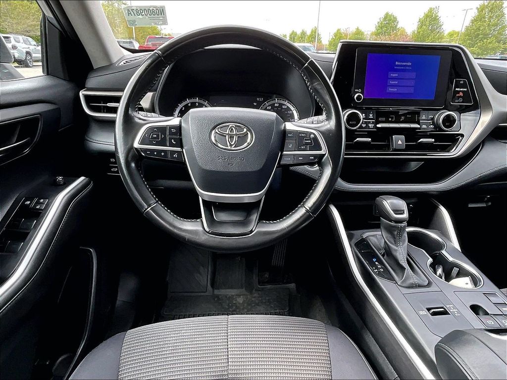 2023 Toyota Highlander — photo 18