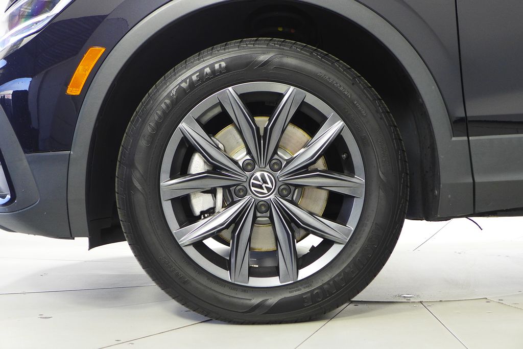 Thumbnail: 2022 Volkswagen Tiguan - 5