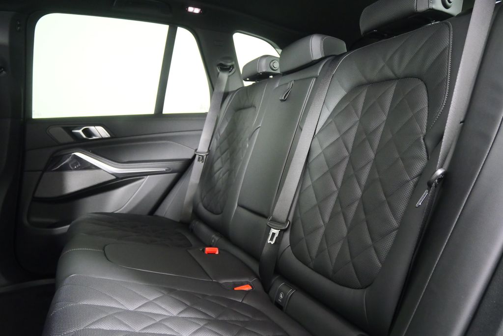 Thumbnail: 2026 BMW X5 - 15