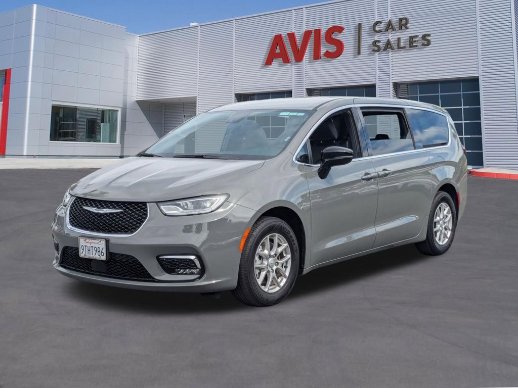 2025 Chrysler Pacifica Select FWD