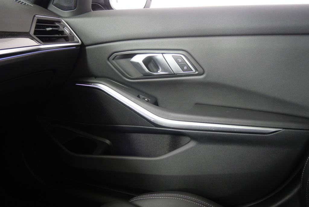 2022 BMW 3 Series 330i 26