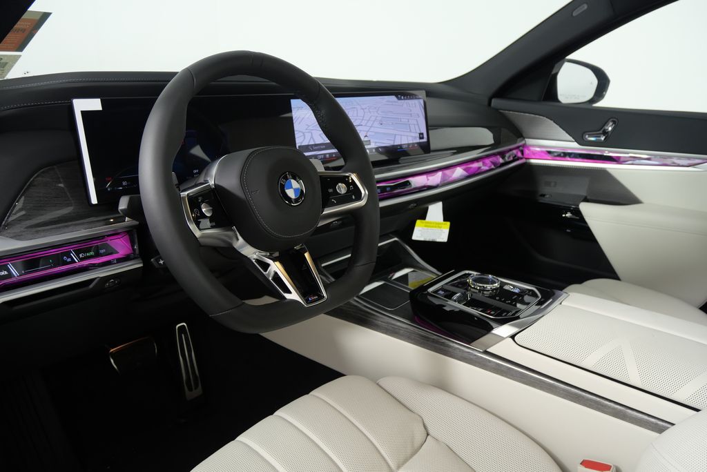 2025 BMW 7 Series 760i xDrive 15